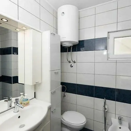 Nikolina Appartement *