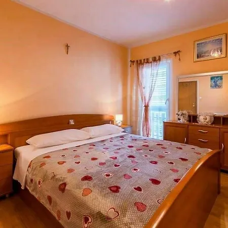 Nikolina Appartement *